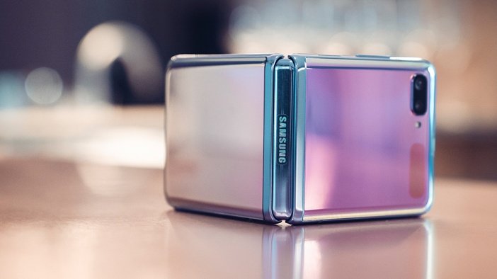 Блестящий корпус Galaxy Z Flip