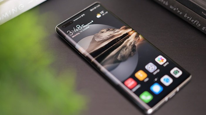 Mate 40 Pro - самый безрамочный смартфон Huawei
